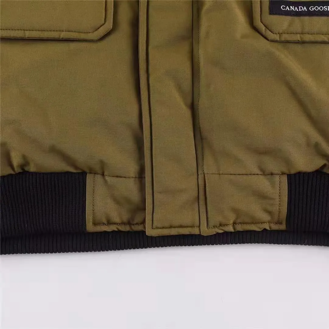 P720 01 model-military green